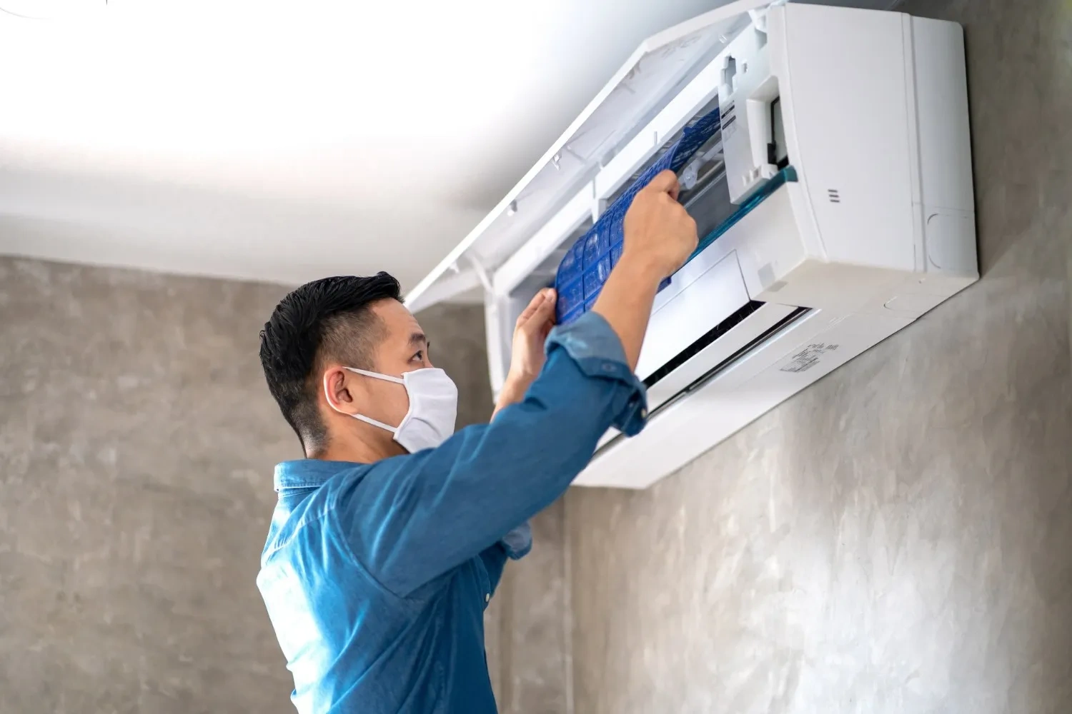 Professional AC Technician in Dubai