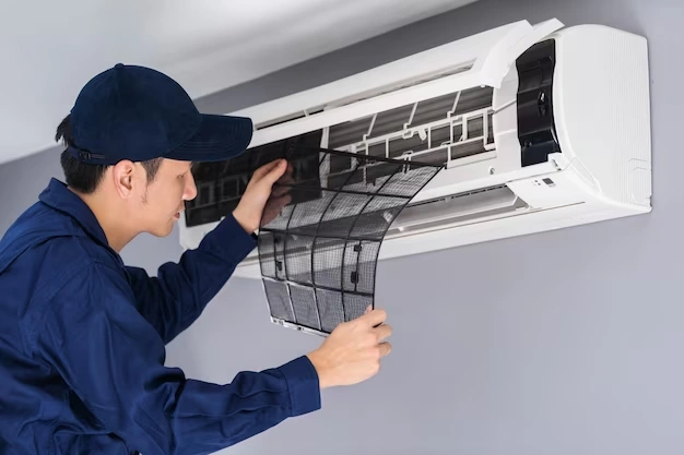 Full AC Servicing Dubai